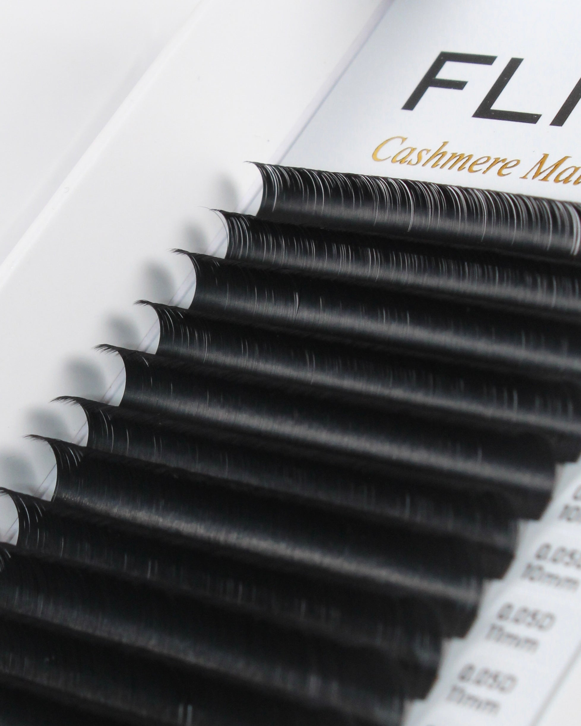 Matte Cashmere Easy Fanning Lash Trays