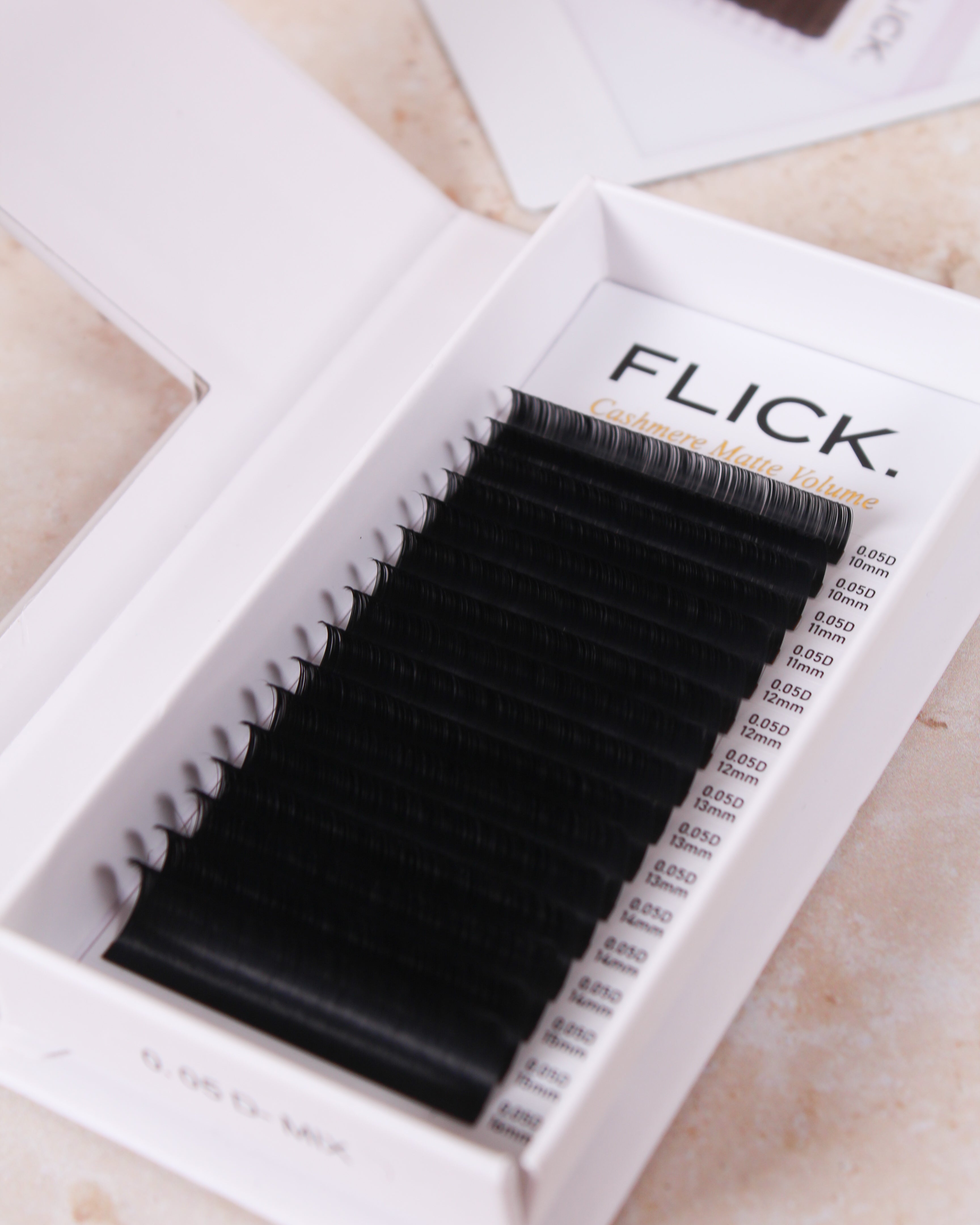 Matte Cashmere Volume Lash Trays